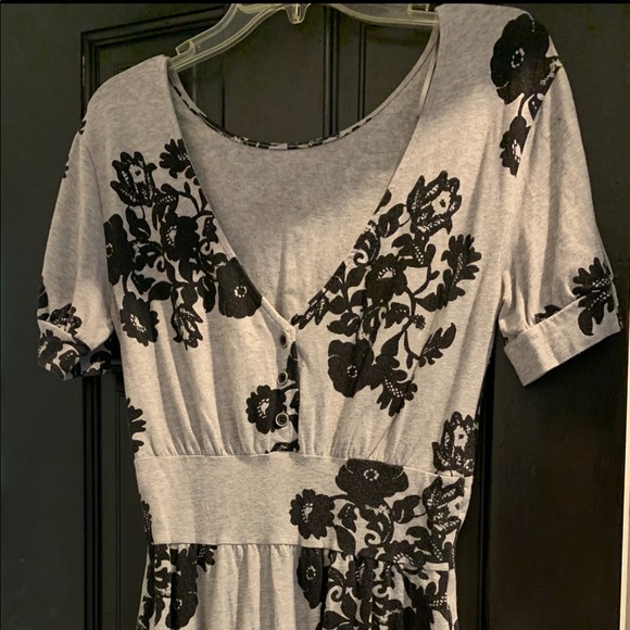 Urban Outfitters Silence and Noise Grey Floral Dress - Picture 4 of 5